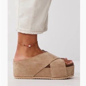 Intentionally Blank limelight platform sandal in beige suede size 37 (6.5-7)